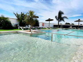 Apartamentos en Chiclana con terraza y piscina comunitaria cerca de la playa